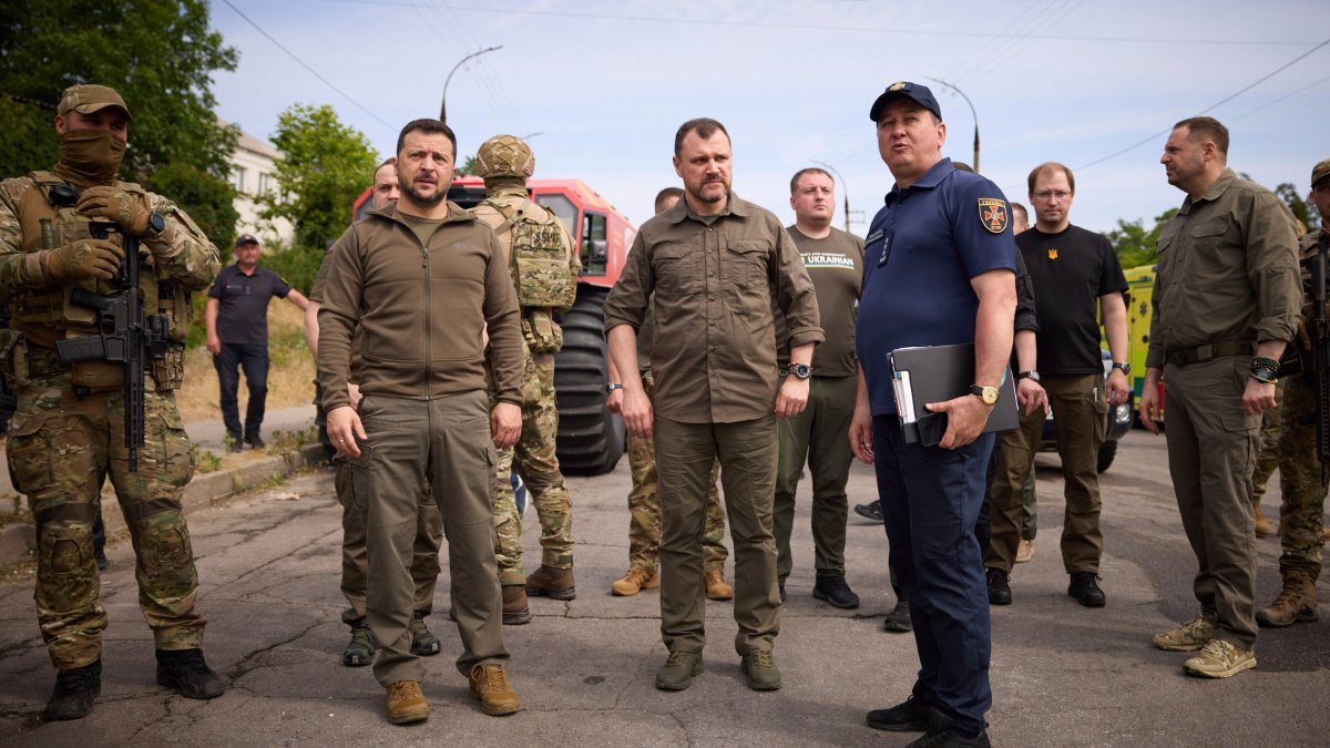 Russia shells Ukrainian city inundated by dam collapse – NBC 7 San Diego - Vimarsana News
