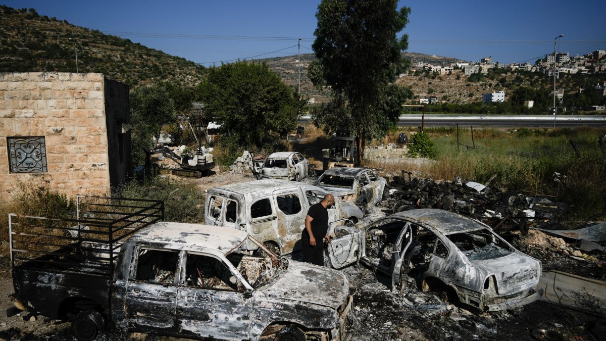 Israeli settlers storm Palestinian town, kill 1 – NBC 7 San Diego - Vimarsana News