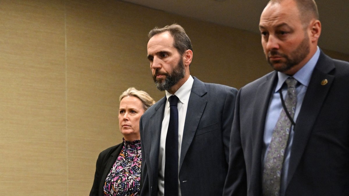 Trump election probe grand jury arrives in D.C. court as indictment speculation grows - Vimarsana News