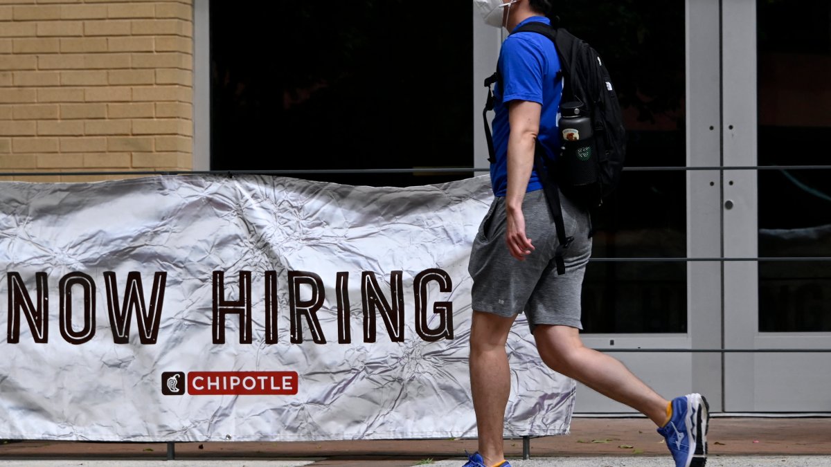 Payrolls Report Friday Likely to Show a Jobs Market That Is Still Hot - Vimarsana News