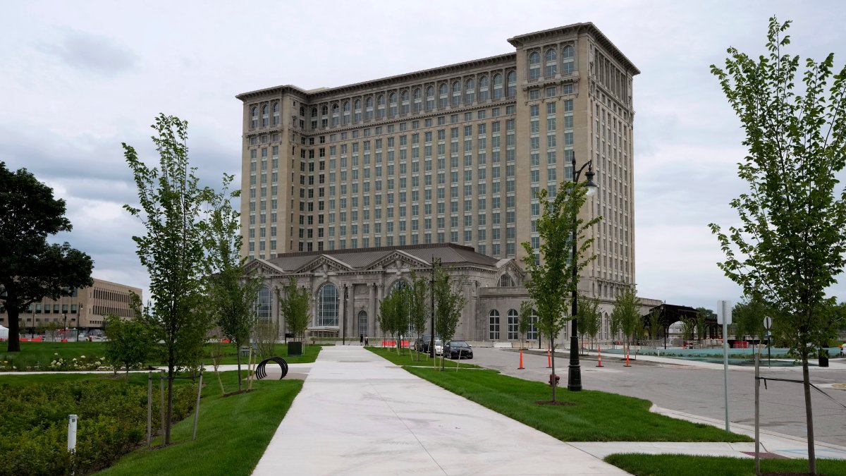 Ten years since bankruptcy, Detroit rebounds but some feel burned – NBC 7 San Diego - Vimarsana News