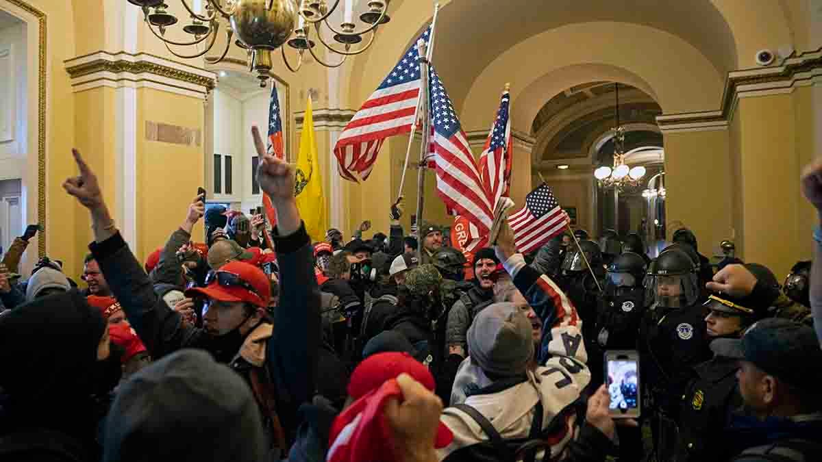 'Idiot' Jan. 6 rioter who stole John Lewis photo from Nancy Pelosi's office sentenced to more than 4 years in prison – NBC 7 San Diego - Vimarsana News