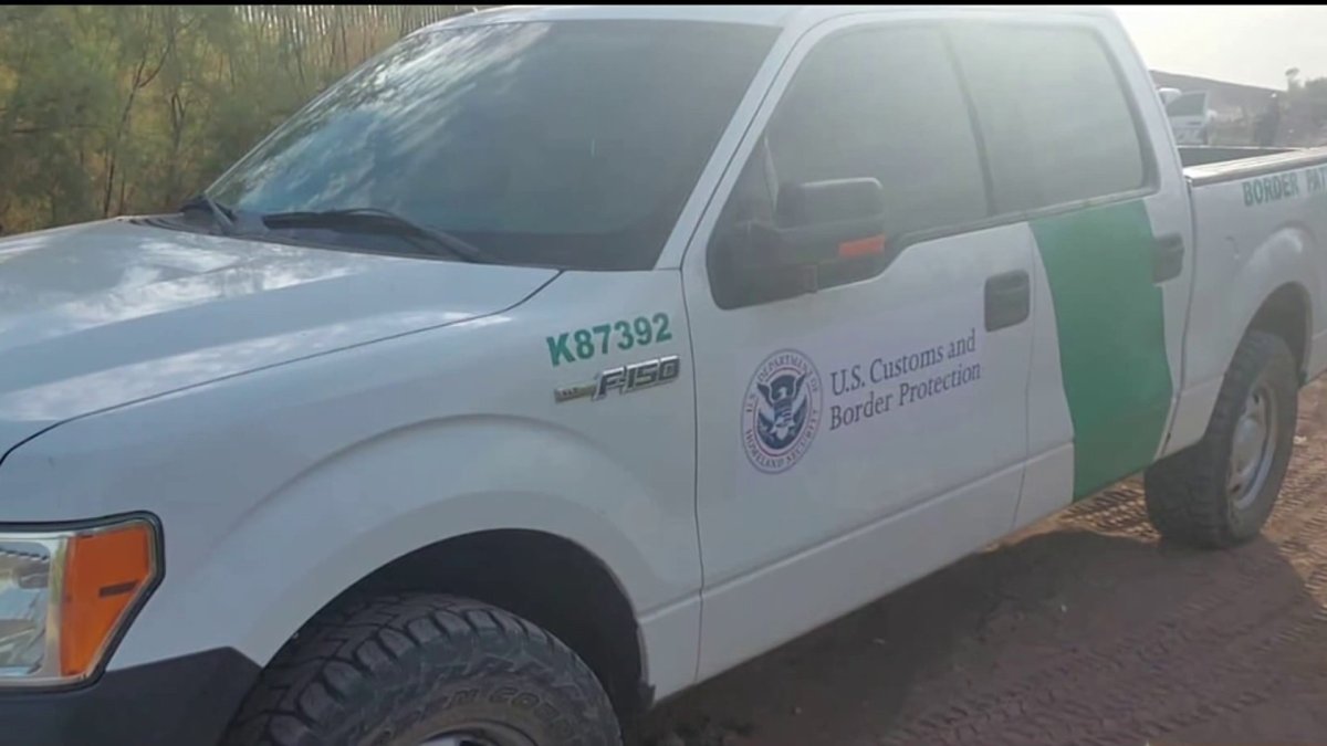 Migrant smugglers use fake Border Patrol truck to sneak migrants across ...