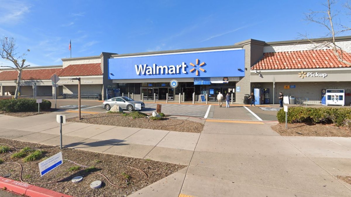 Santee Walmart closes after hatchet-wielding man makes threats in store –  NBC 7 San Diego