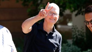 Tim Cook arrives at Sun Valley’s Allen & Company meeting in Sun Valley, Idaho.