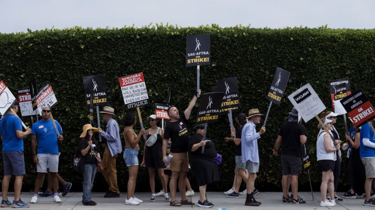 Termination risks, collecting unemployment: A look at workers rights amid a 'summer of strikes' – NBC 7 San Diego - Vimarsana News