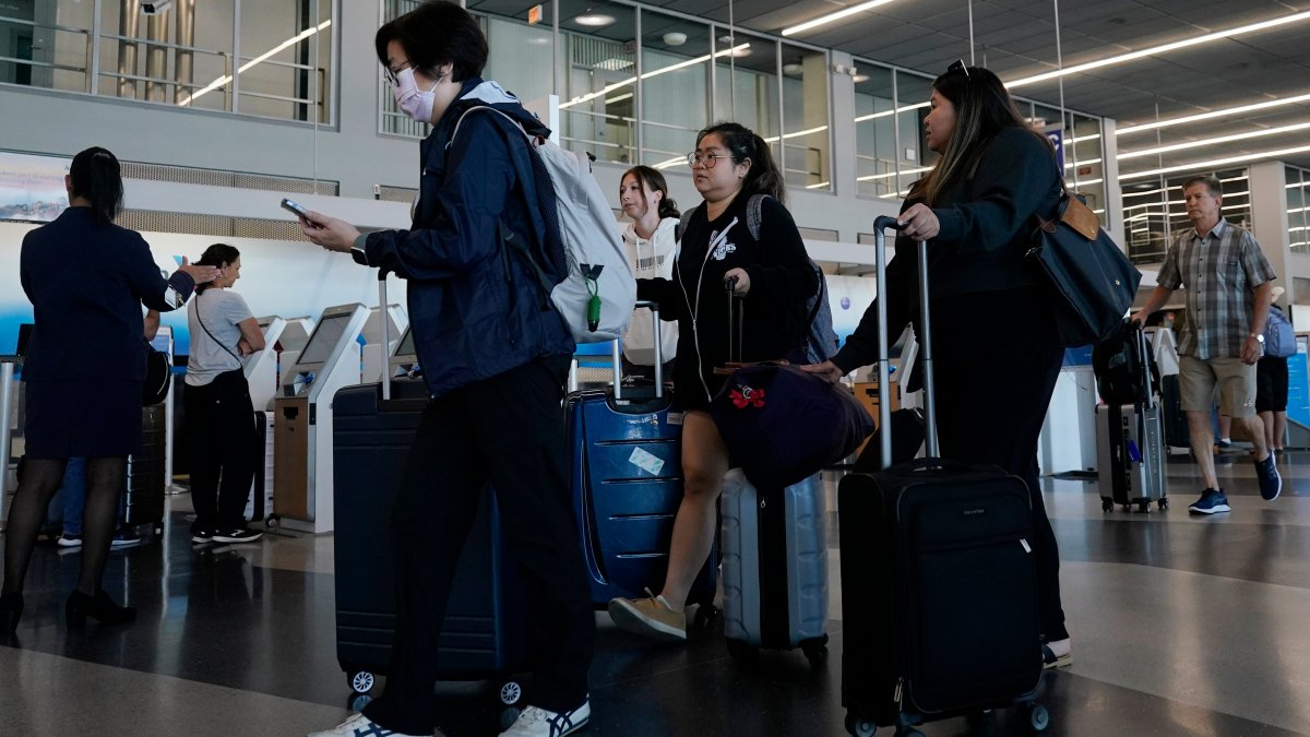 Travelers should expect crowded airports over Labor Day weekend NBC 7