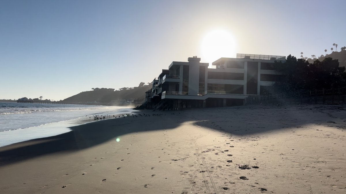 Behind a 50-year battle for public beach access in Malibu – NBC 7 San Diego - Vimarsana News