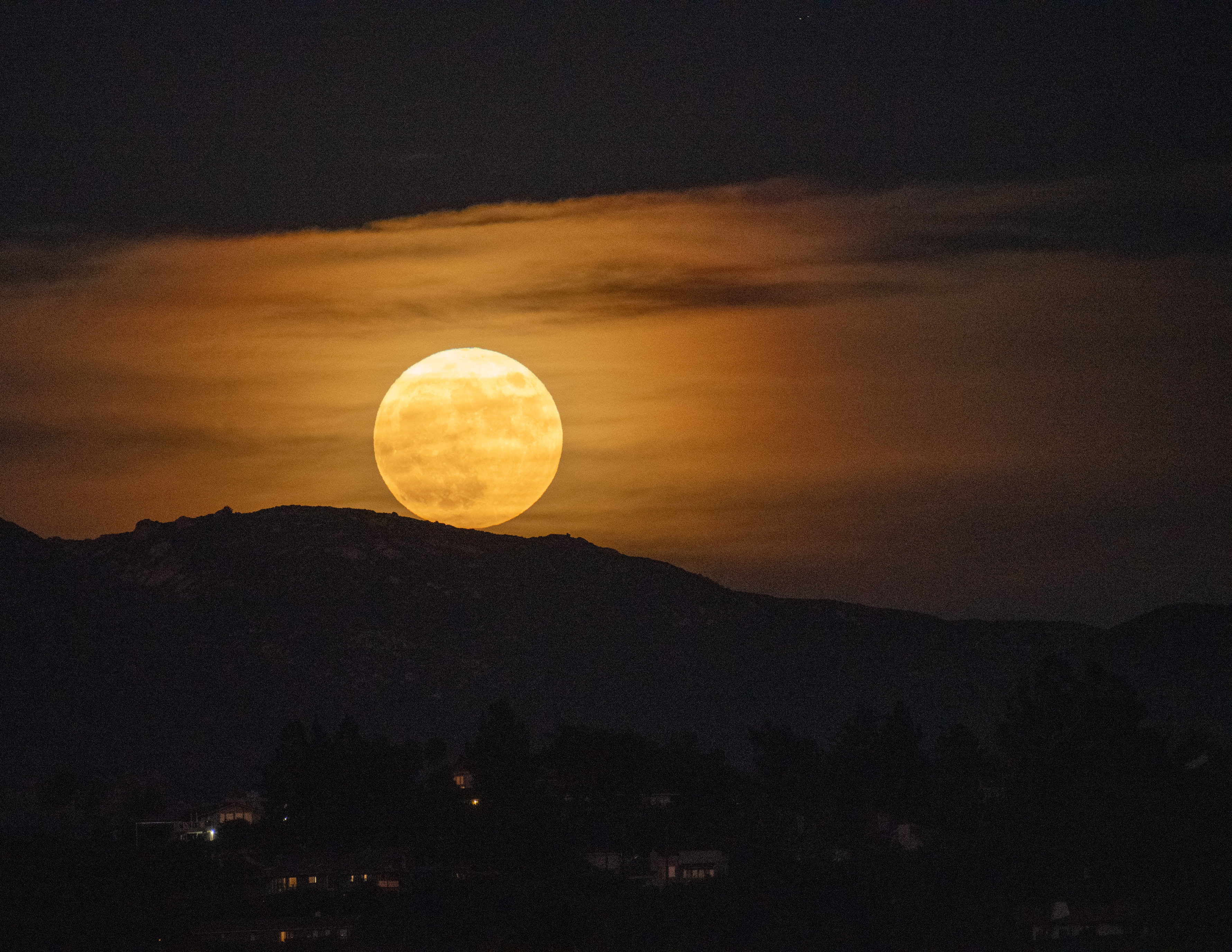 Linda Garbo captured an image of the glowing supermoon from Rancho Bernardo.