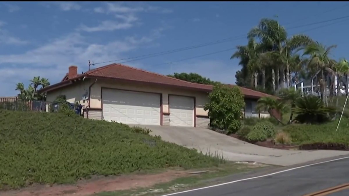 Solana Beach neighbors upset over second-story ADU that would block ocean view - Vimarsana News