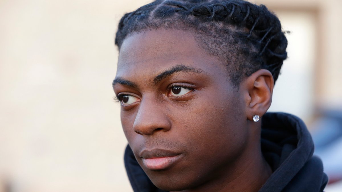 Texas family of Black student suspended for his hair is suing – NBC 7 San Diego - Vimarsana News