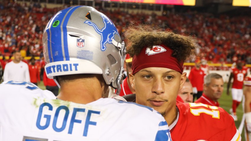 Packers fan pours beer on Lions' Amon-Ra St. Brown after 'Lambeau Leap'