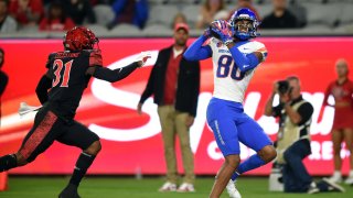 SAN DIEGO, CA – SEPTEMBER 22: Boise State wide receiver Eric McAlister (80) catches a pass in the end zone for a touchdown during a college football game between the Boise State Broncos and the San Diego State Aztecs on September 22, 2023, at Snapdragon Stadium in San Diego, CA. (Photo by Chris Williams/Icon Sportswire via Getty Images)