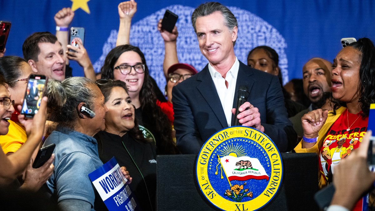 Fast food workers in California to earn 20 per hour thanks to new law