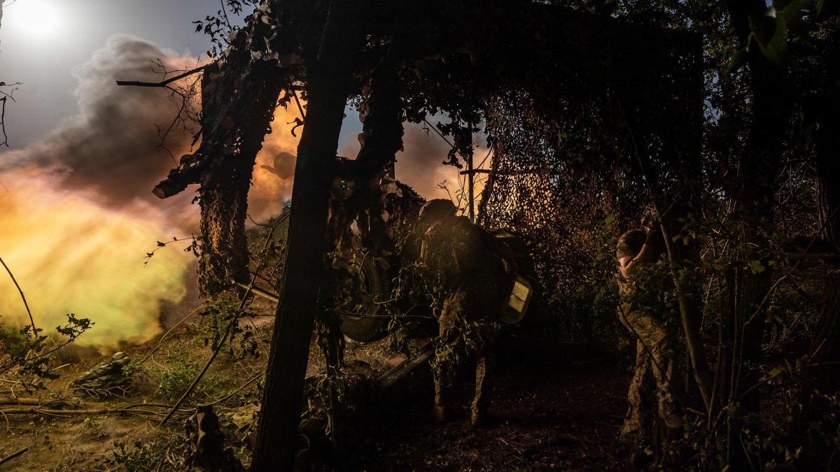 Ukraine war live updates: Ukraine 'holding positions' as fighting rages in key eastern city; Putin to meet with world leaders – NBC 7 San Diego - Vimarsana News