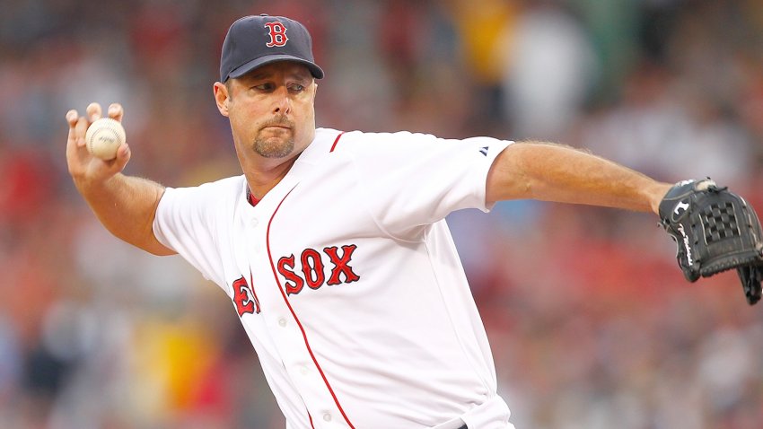 Fan tumbles over railing into Red Sox bullpen in Philadelphia