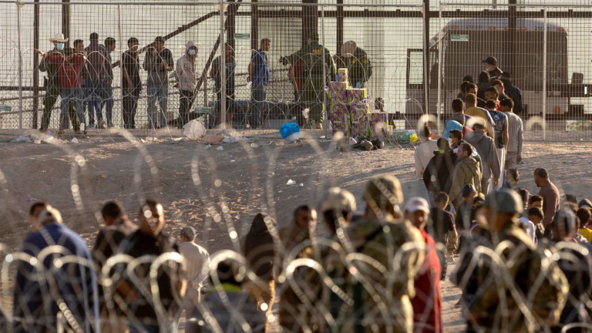 Immigration advocates fail in attempt to prevent border patrol from sending back asylum-seekers without app appointments – NBC 7 San Diego - Vimarsana News