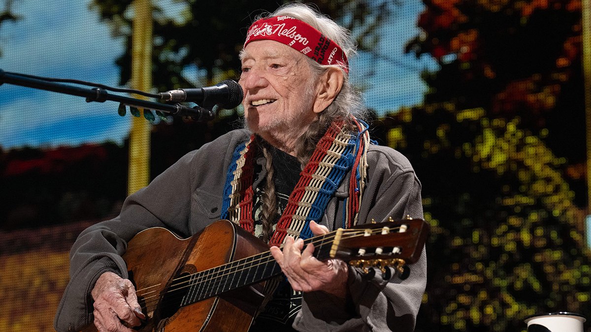 Willie Nelson looks back on decades of songwriting in new book – NBC 7 San Diego - Vimarsana News