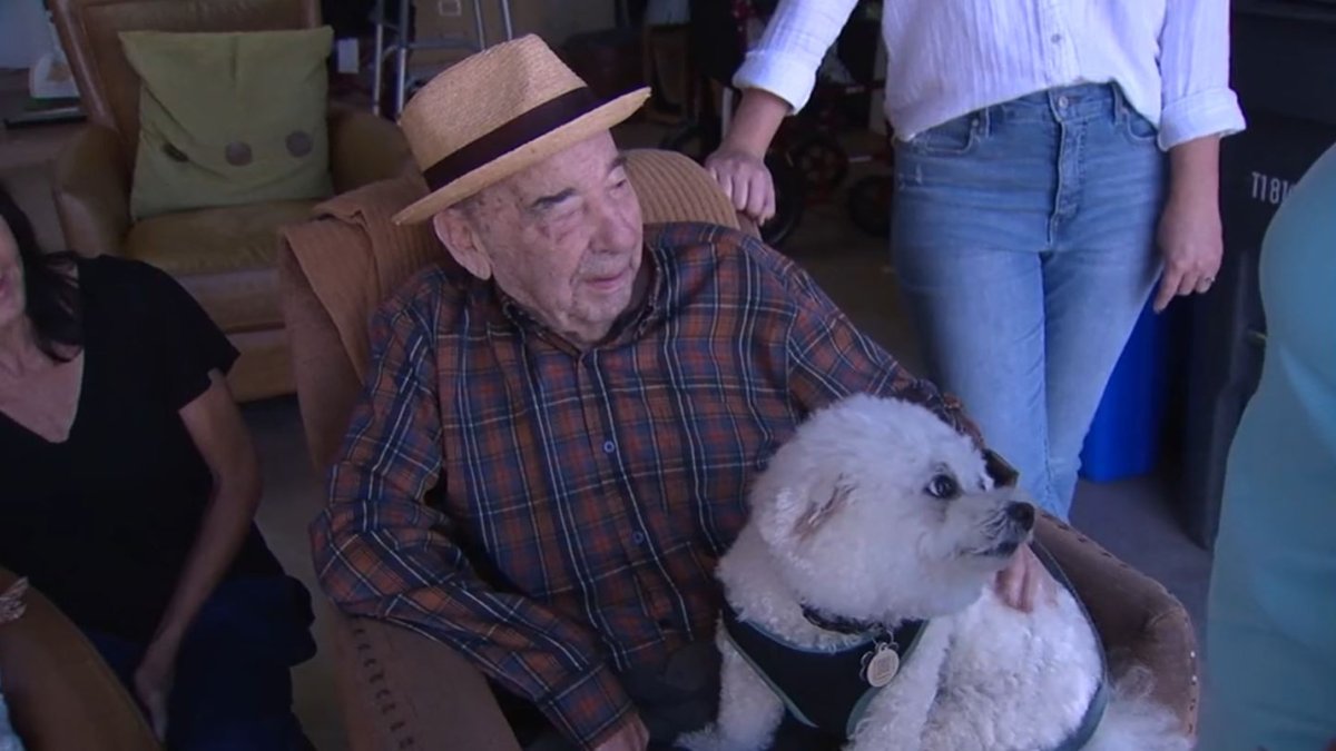Carlsbad community surprises 92-year-old grandpa who lost his dog with puppy party - Vimarsana News