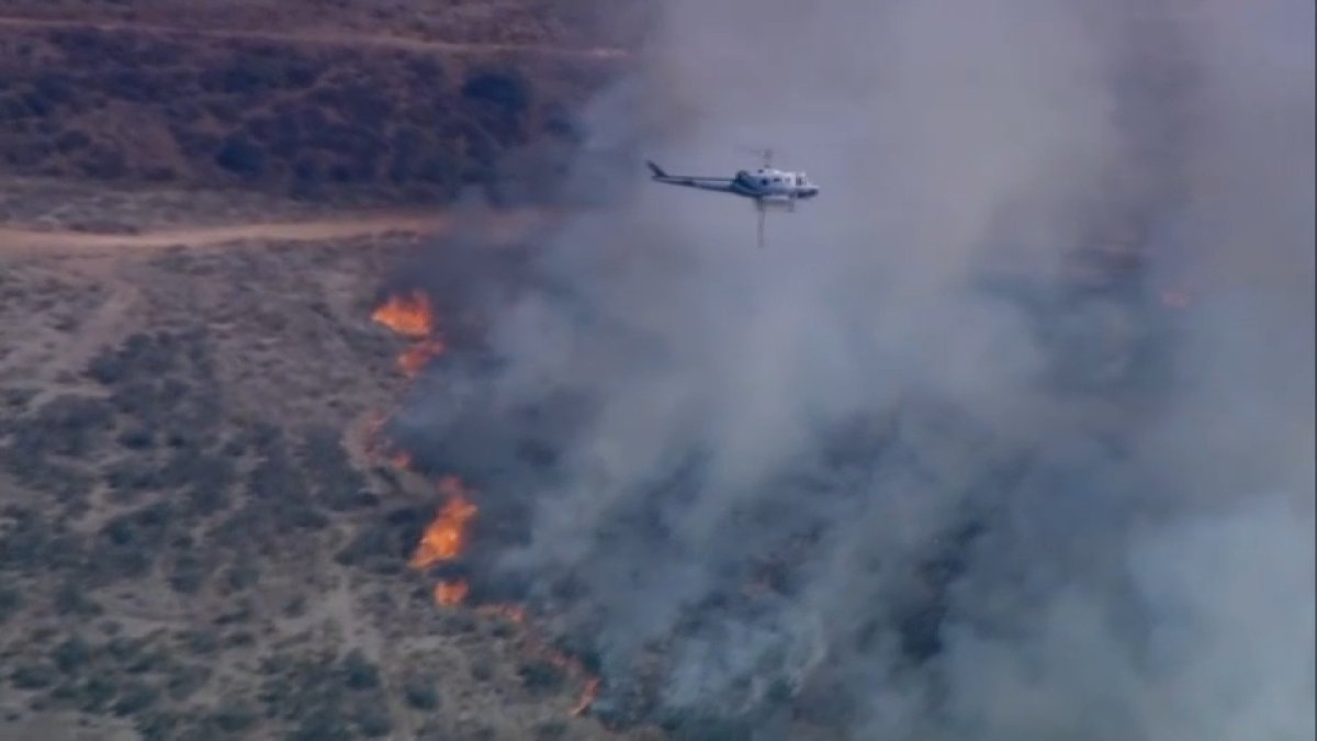 Brush fire sparks east of Otay Mesa near US—Mexico border – NBC 7 San Diego