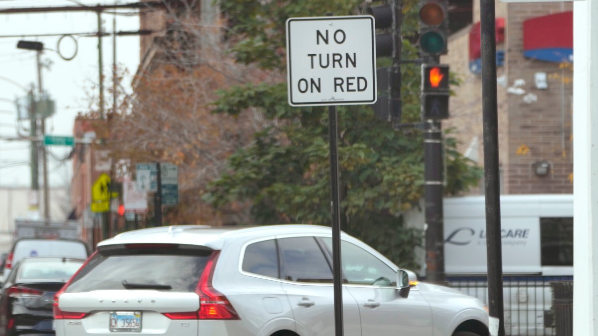 US cities push to ban right turns on red as pedestrian deaths rise – NBC 7 San Diego - Vimarsana News