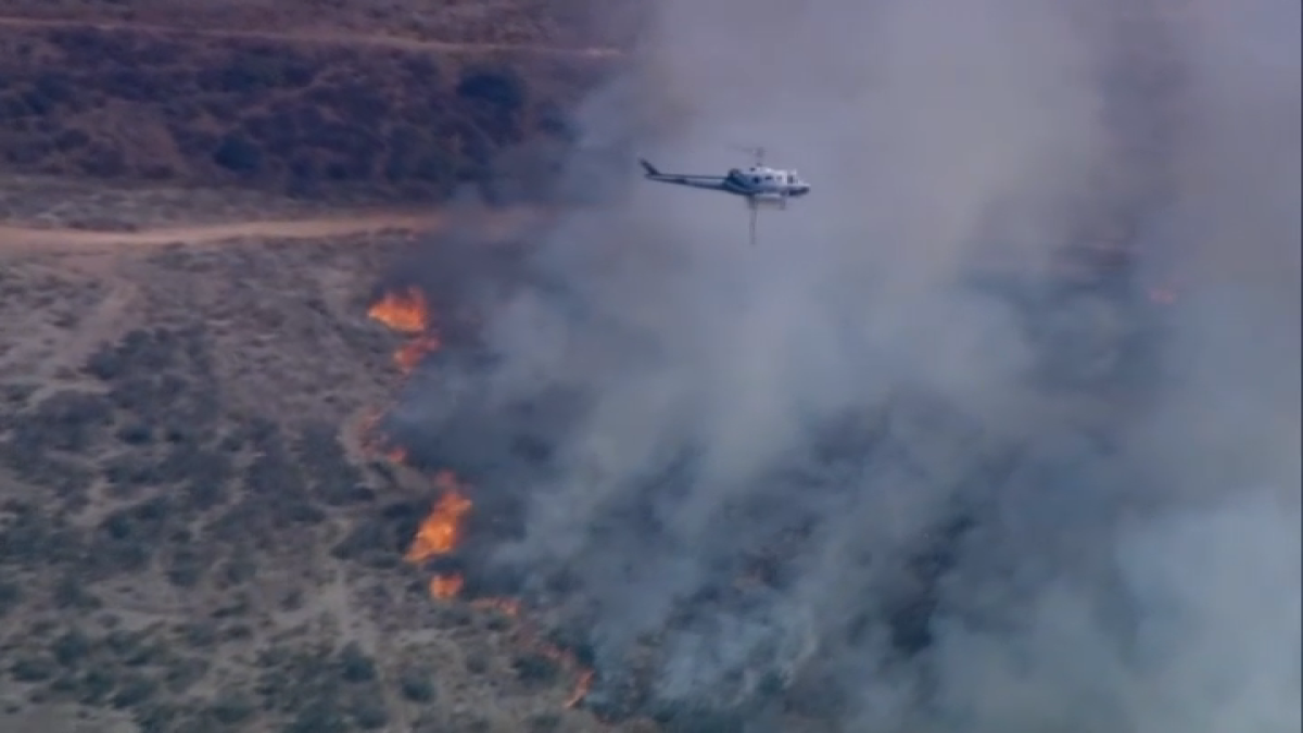 Incendio de maleza cerca de la frontera entre Estados Unidos y México – NBC 7 San Diego