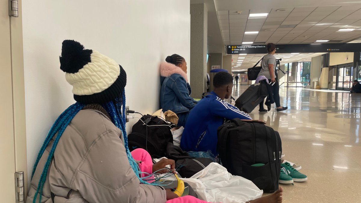 Migrants wait hours, days at San Diego International Airport for flights – NBC 7 San Diego