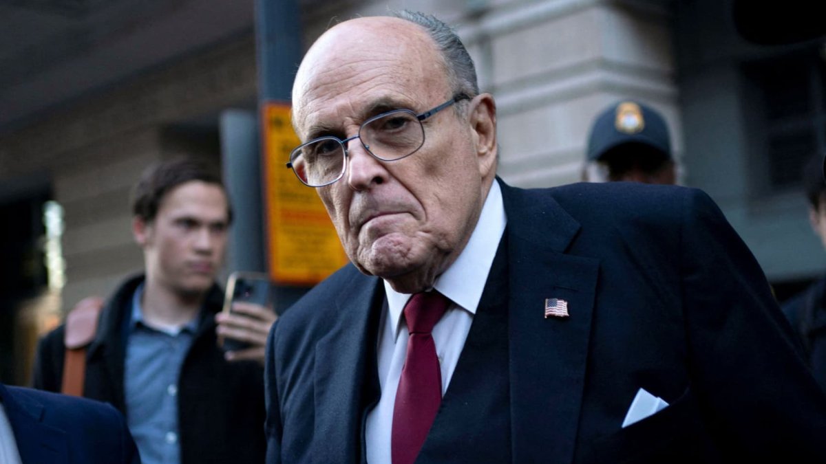 Former Trump lawyer Rudy Giuliani raises less than $1 million from 13 donors in legal defense fund - Vimarsana News
