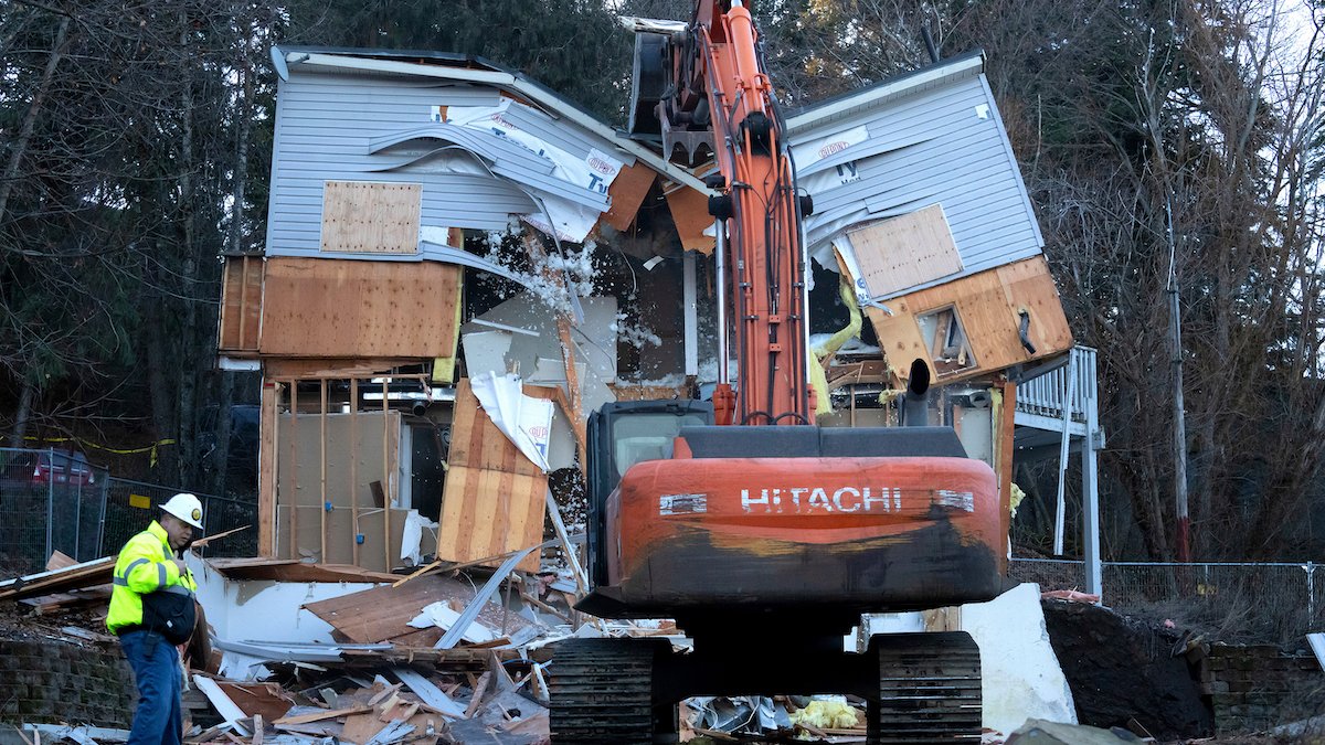 University of Idaho murders: House where 4 students were killed demolished – NBC 7 San Diego - Vimarsana News