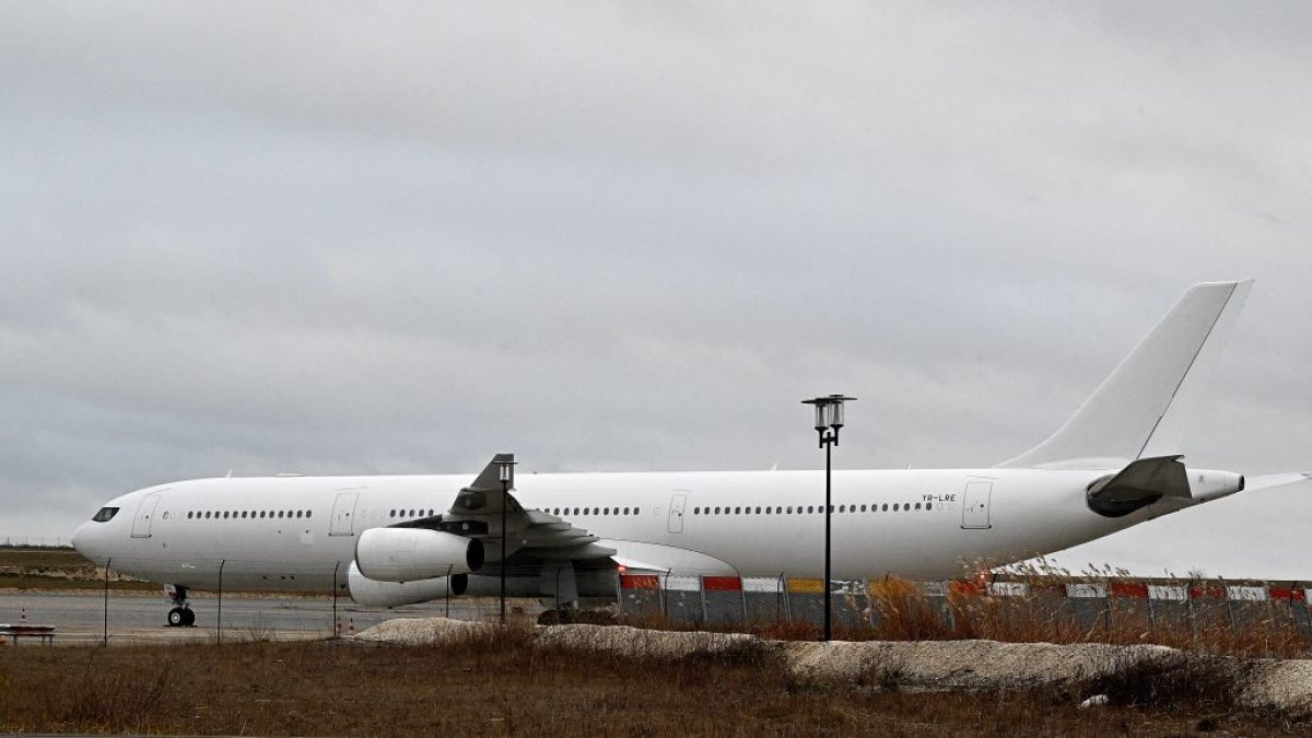 France investigating plane headed to Nicaragua for human trafficking – NBC 7 San Diego - Vimarsana News