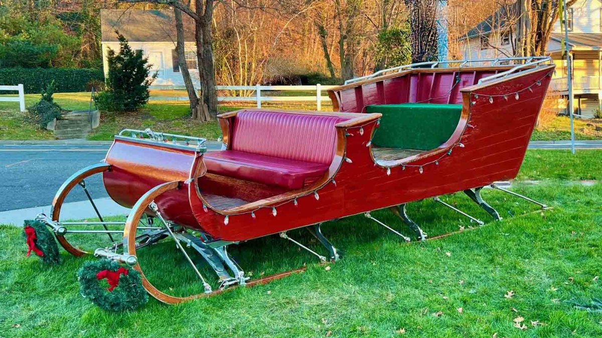 Sleigh from 'Elf' movie on display for photo ops in New York – NBC 7 San Diego - Vimarsana News
