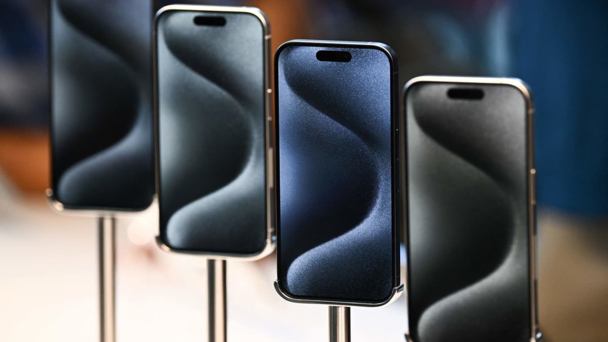 Apple iPhone supplier Foxconn expects first-quarter revenue decline - Vimarsana News