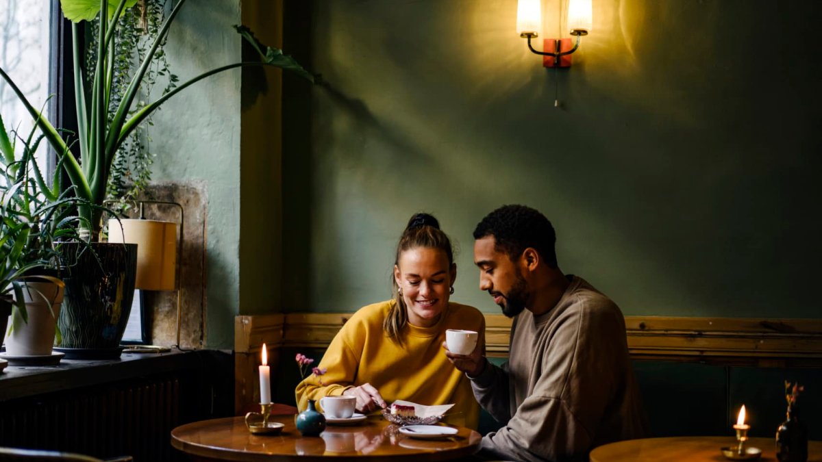 If you're looking for love in the new year, here are things to consider before paying for a dating app - Vimarsana News