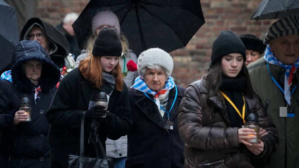 Holocaust Remembrance Day – Nazi death camp survivors mark 79th anniversary of Auschwitz liberation – NBC 7 San Diego - Vimarsana News