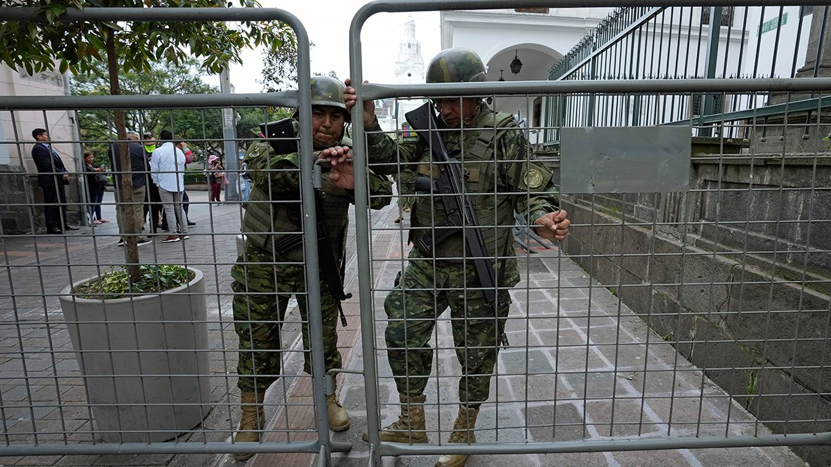 Schools and shops are closed in Ecuador after armed attack on live TV – NBC 7 San Diego - Vimarsana News