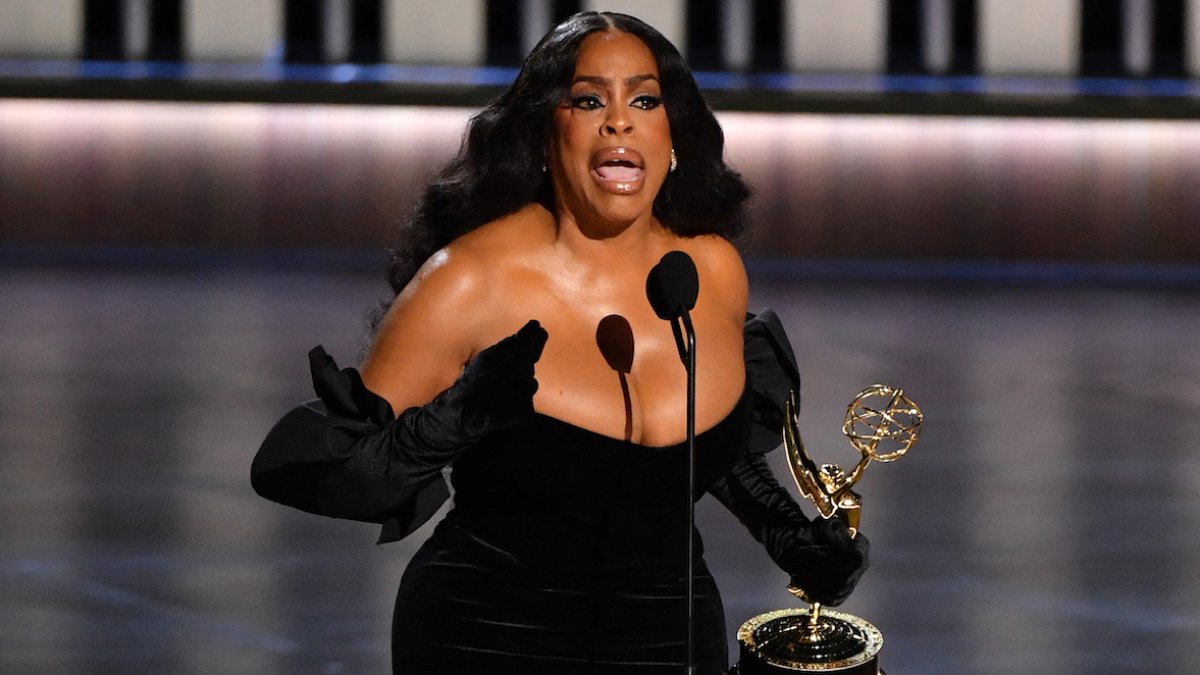 Niecy Nash thanks herself in powerful Emmys acceptance speech – NBC 7 San Diego - Vimarsana News