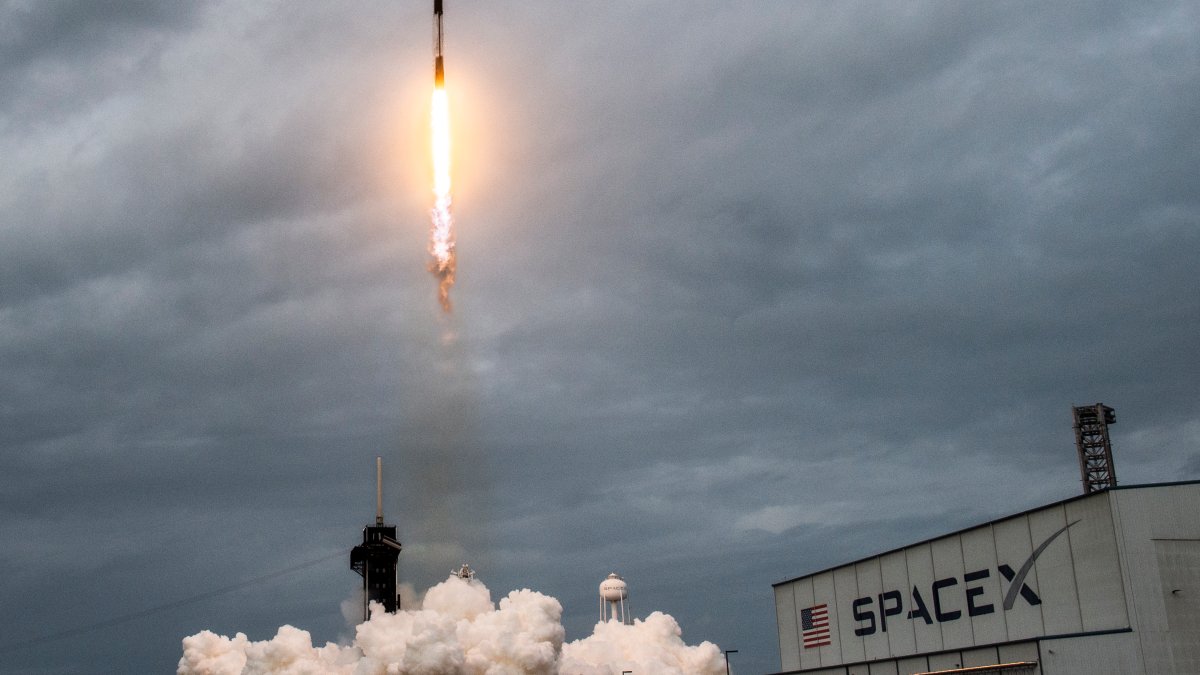FOUR PEOPLE ON NASA S CREW 12 ARRIVE AT THE INTERNATIONAL SPACE visual data 7