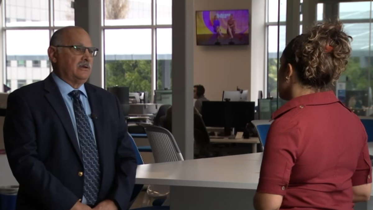 Law enforcement expert Paul Cappitelli talks with investigative reporter Alexis Rivas.