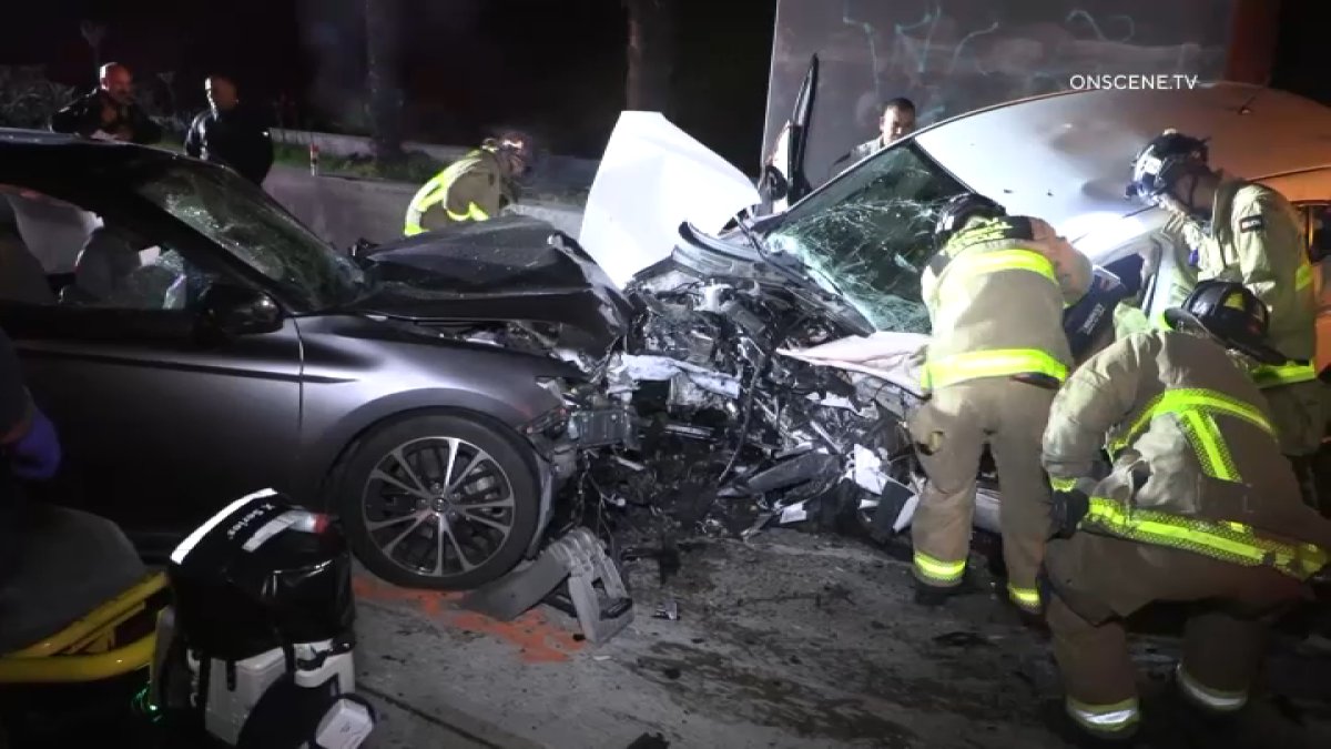 2 cars crash head-on on SR-163 near Hillcrest – NBC 7 San Diego