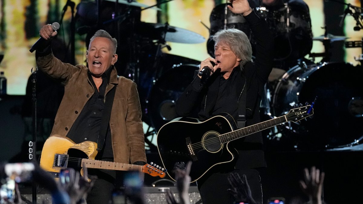 Jon Bon Jovi honored as MusiCares Person of the Year – NBC 7 San Diego - Vimarsana News
