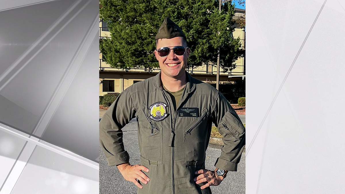 O capitão Benjamin Moulton, 27, de Emmett, Idaho, é piloto de helicóptero CH-53E.