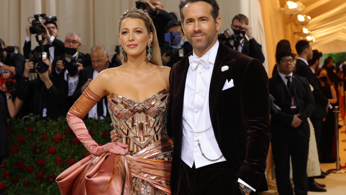 People love when Ryan Reynolds and Blake Lively troll each other publicly – NBC 7 San Diego - Vimarsana News