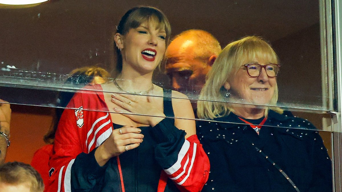 Taylor Swift and Donna Kelce react to Kylie and Jason's baby No. 4 news –  NBC 7 San Diego