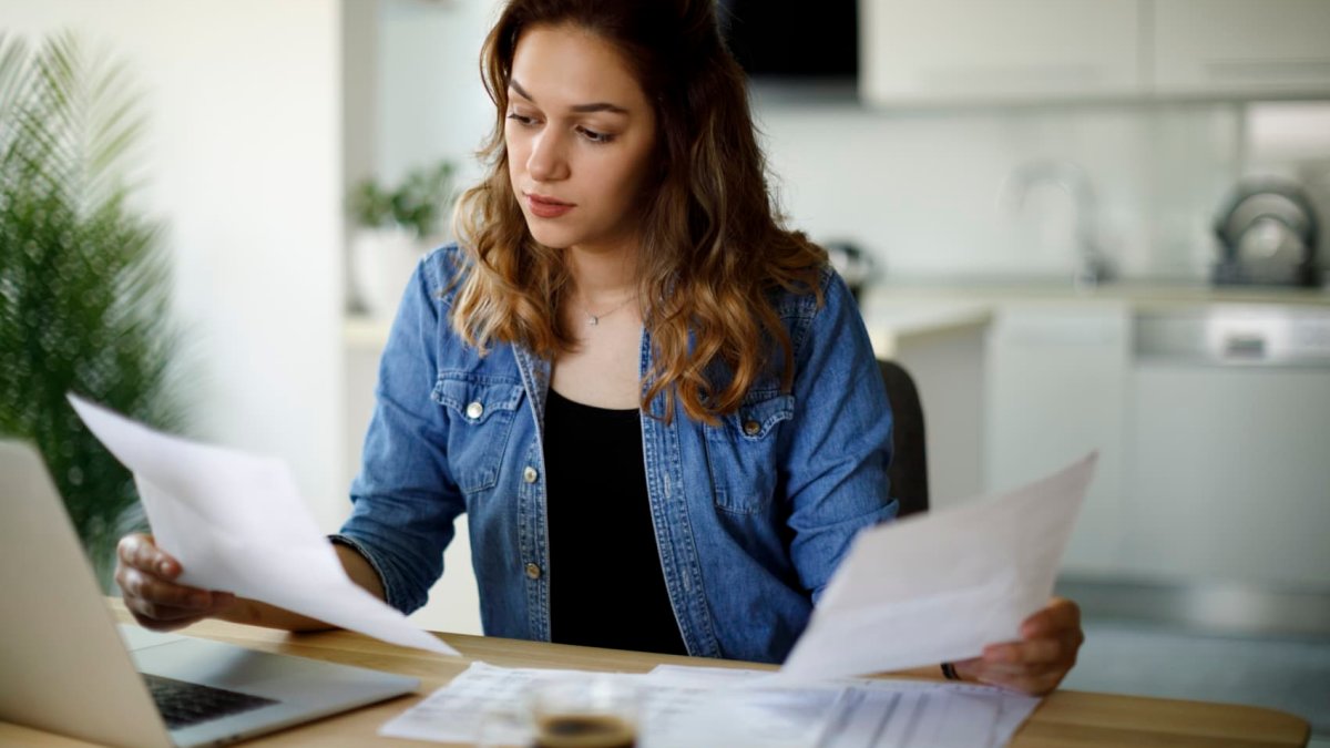 There's still time to make a last minute 2023 IRA contribution and possibly claim a tax break. Here's who qualifies - Vimarsana News
