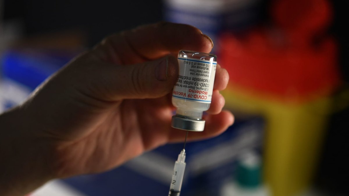 Moderna says new Covid vaccine showed stronger immune response than current shot in study - Vimarsana News
