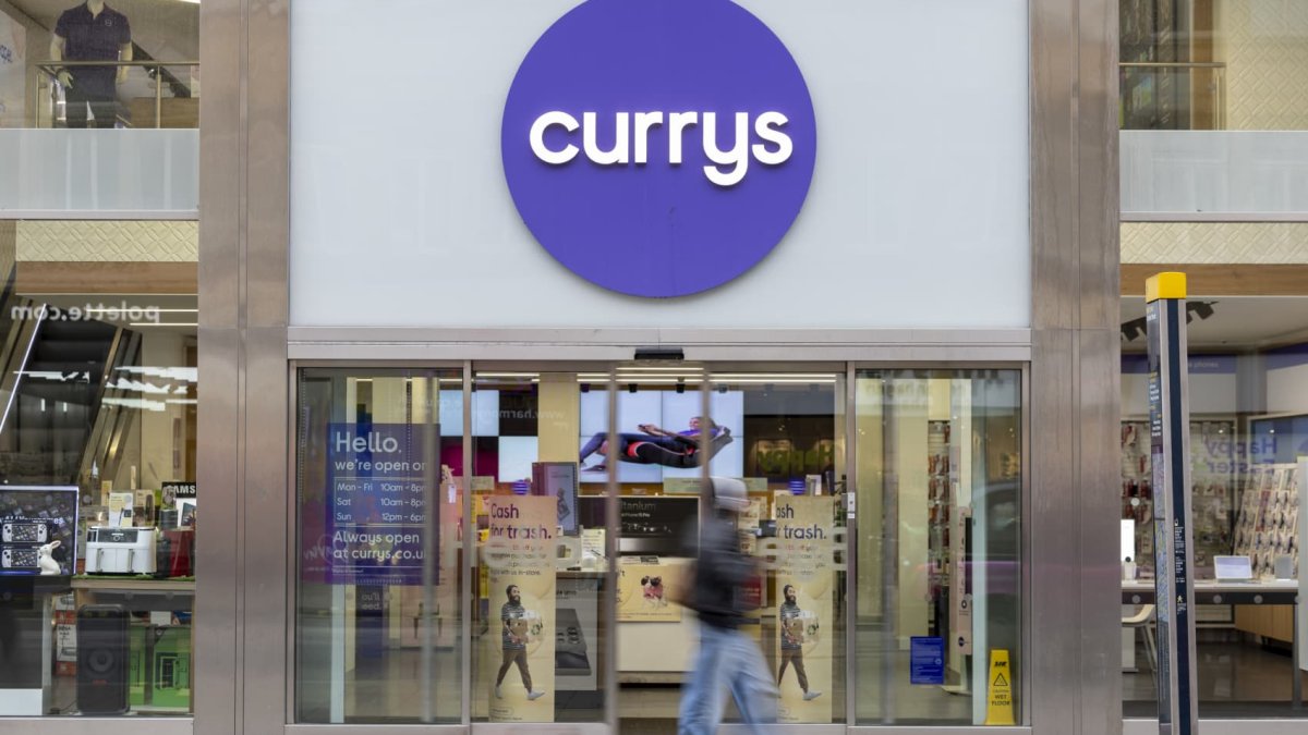 Shares of British retailer Currys plunge 10% after U.S. fund manager Elliot pulls takeover bid - Vimarsana News