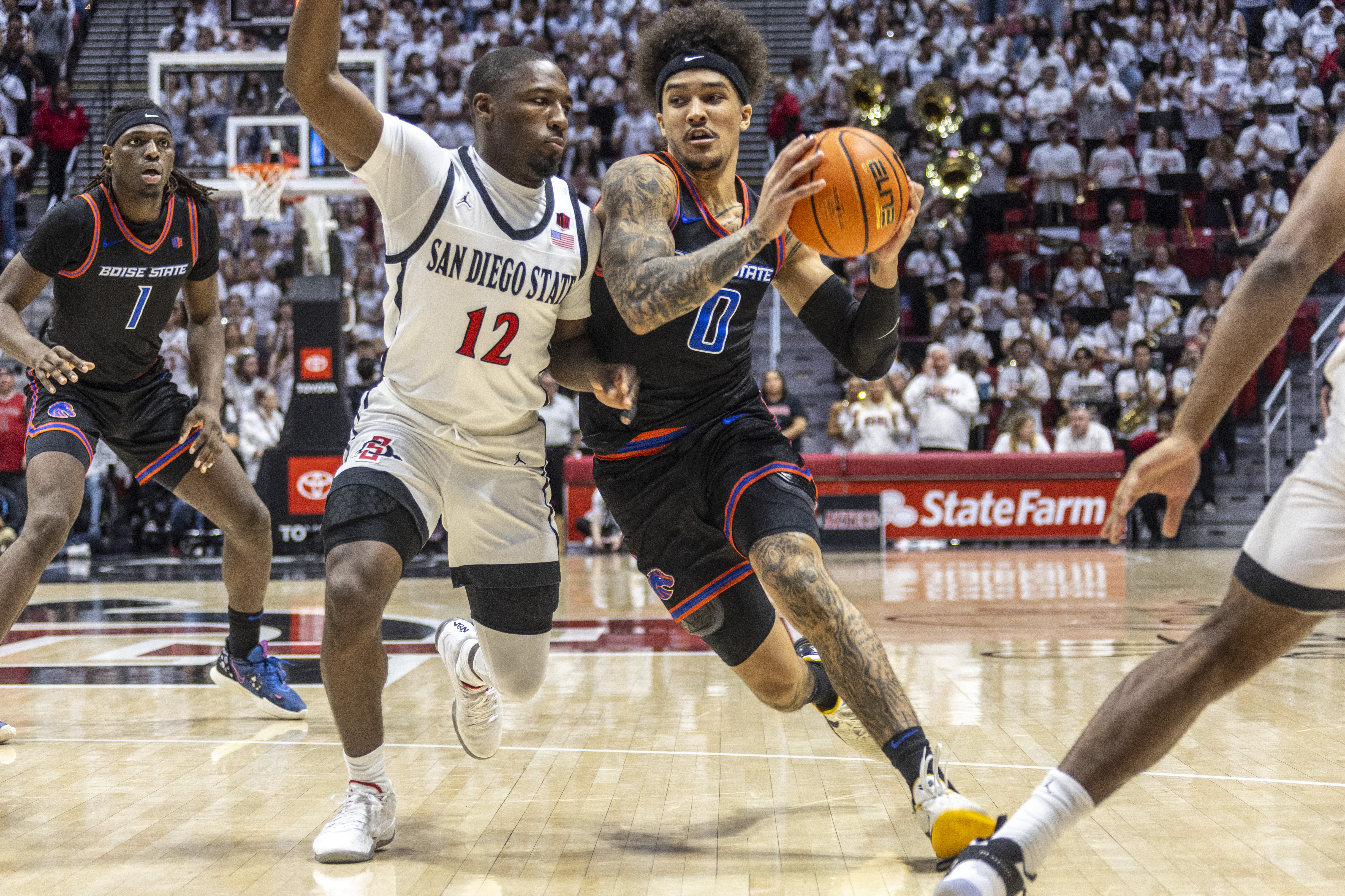 San Diego State men's basketball coach signs new contract worth $1.9M in  2024, making him Cal State University system's highest paid employee – NBC  7 San Diego