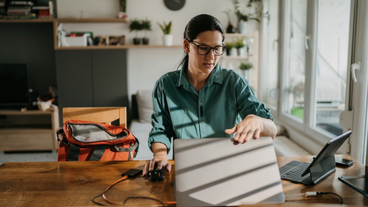 Your boss could be fined $100 for bothering you after work under a newly proposed California law - Vimarsana News