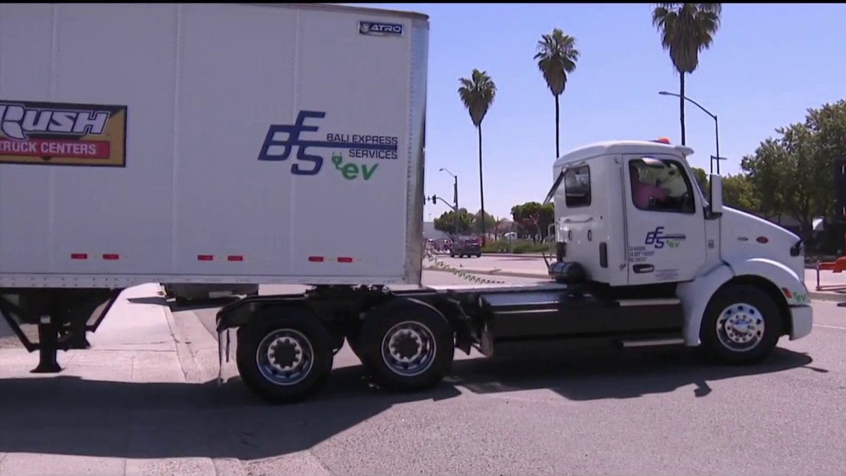 Big Rigs Make First electric big rigs make history crossing US-Mexico border – NBC 7 ...