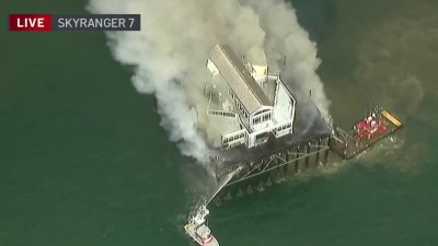 Empty restaurant burns at end of Oceanside Pier